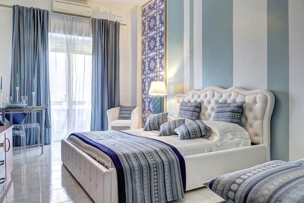 Suitehome Taormina Giardini Naxos Rum bild